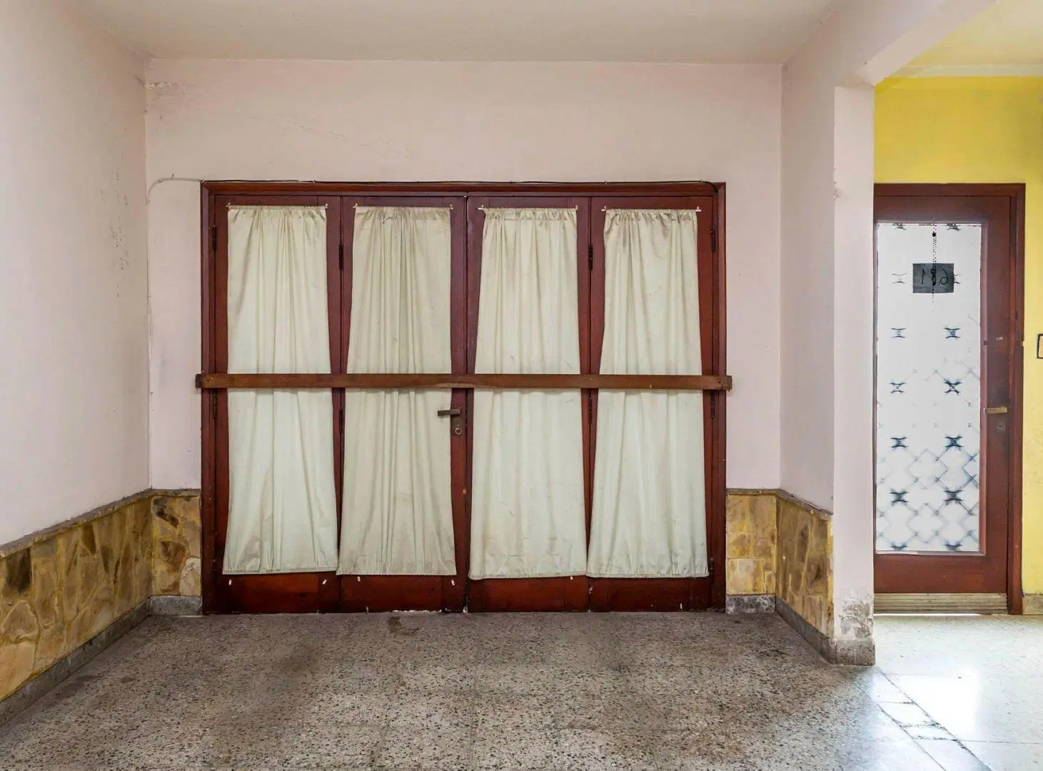 CASA EN VENTA C/ COCHERA + 3 DEPTOS EN MACROCENTRO 5
