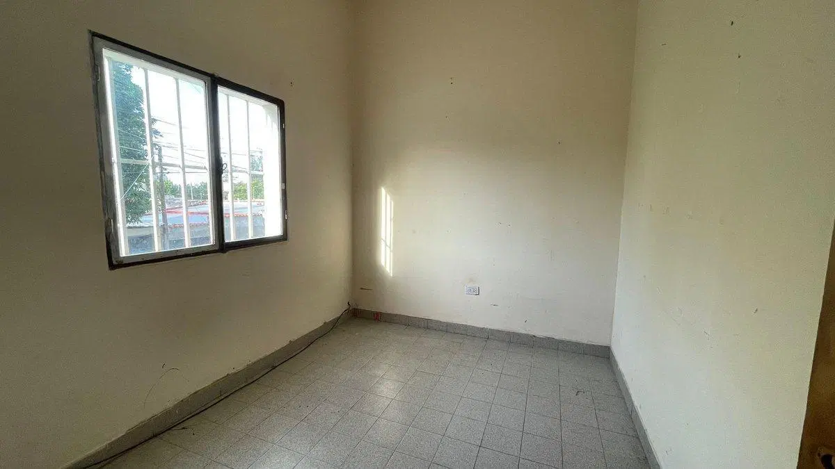 CASA 3 DORMITORIOS VENTA BARRIO LIMACHE ZONA SUR 4
