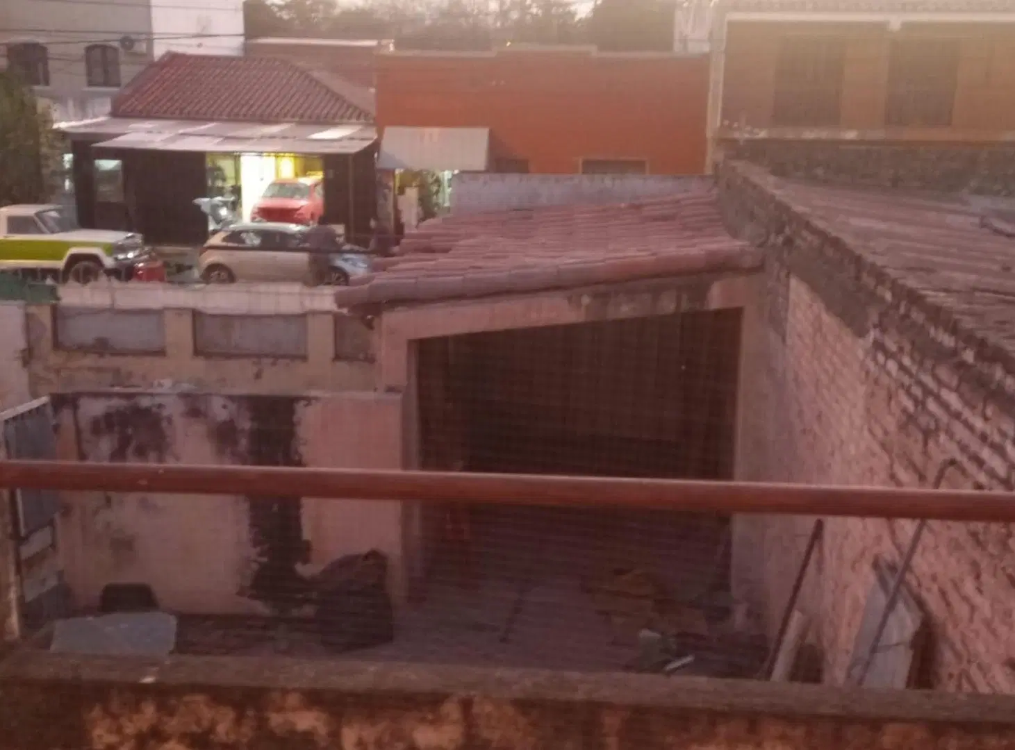 CASA EN VENTA A REFACCIONAR MACROCENTRO 5