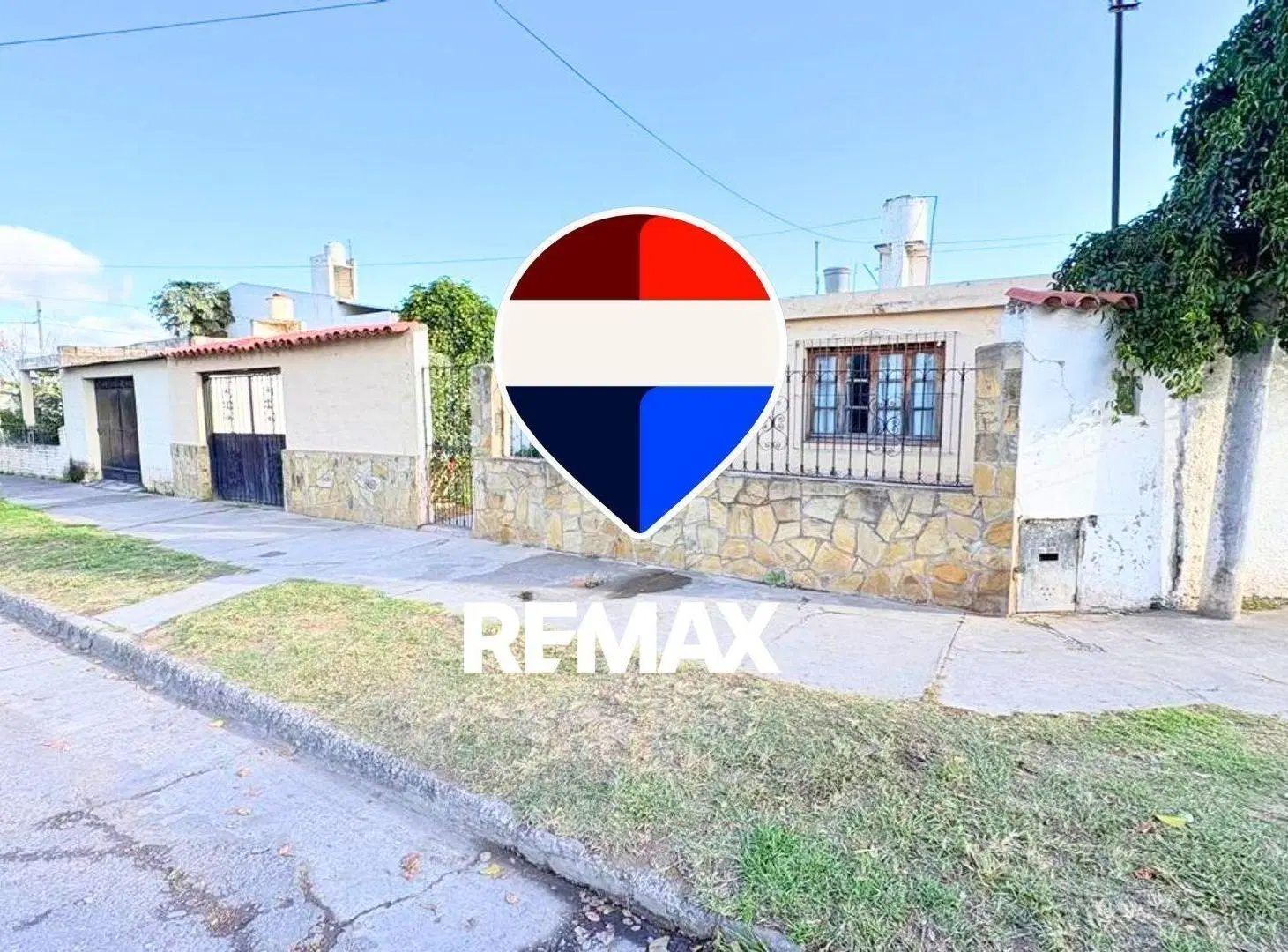 CASA VENTA INTERSINDICAL ZONA SUR 3 DORMITORIOS 4