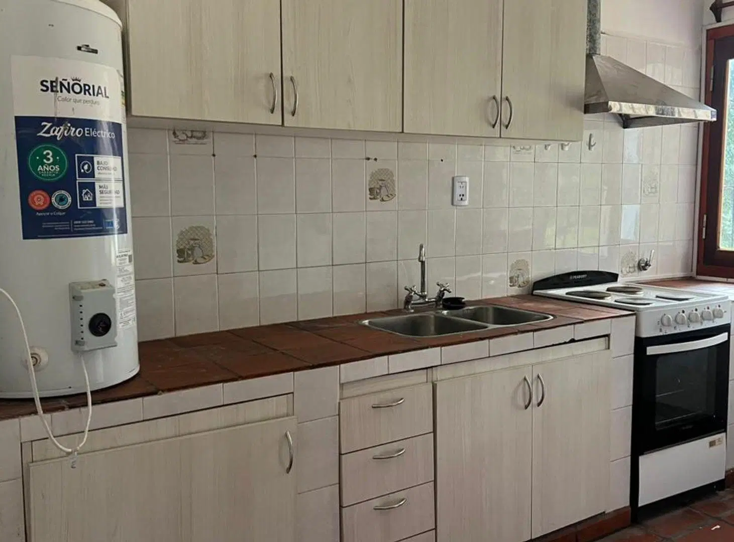 CASA EN VENTA SAN LUIS  4 DORMITORIOS 8
