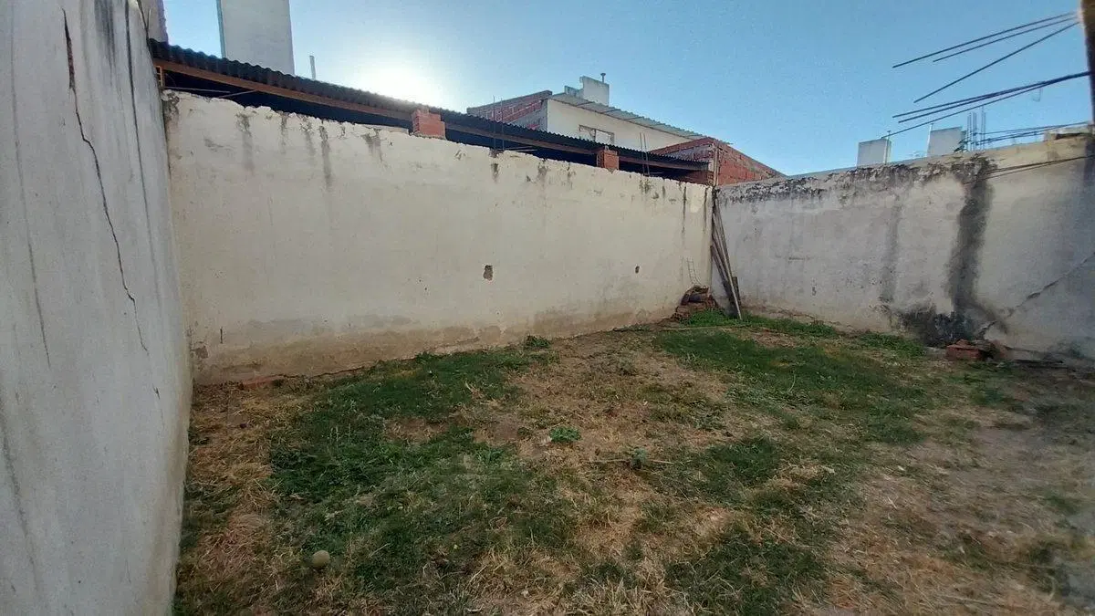 CASA 2 DORM VENTA BARRIO CHACHAPOYAS ZONA NORTE 3