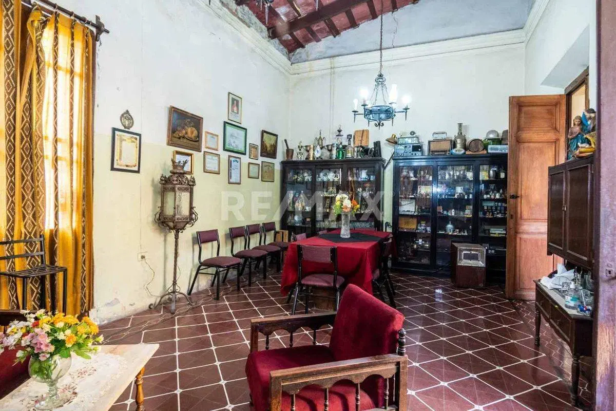 CASA 5 DORMITORIOS VENTA ZONA MACROCENTRO 3