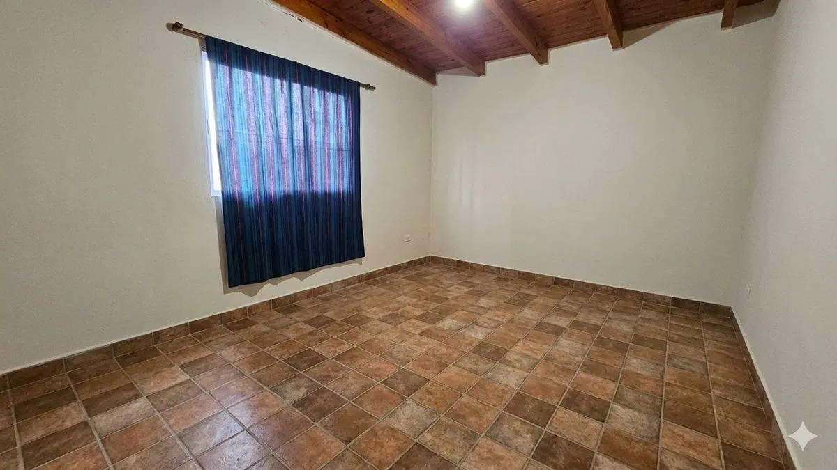CASA EN VENTA CON PILETA EL ENCON 2 DORMITORIOS 8