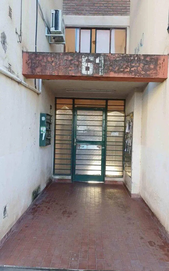 DEPARTAMENTO VENTA EN B° JUAN PABLO II ZONA SUR 5