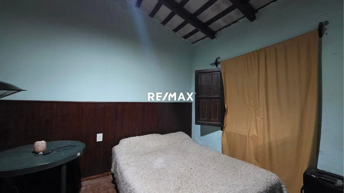 CASA VENTA AV. SARMIENTO MACROCENTRO 3 DORMITORIOS 4