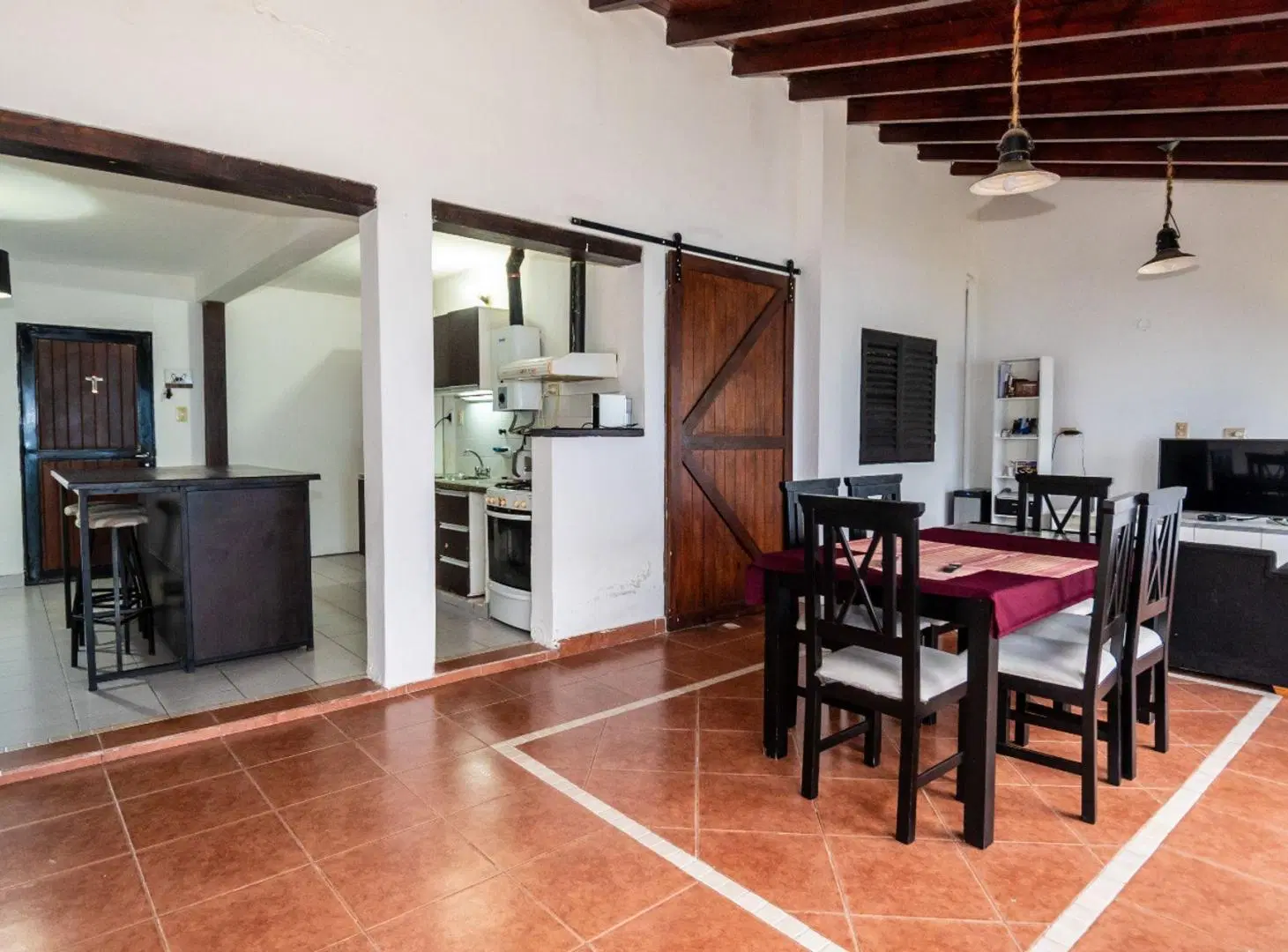 CASA EN VENTA BARRIO EL HUAICO 3 DORMITORIOS 8