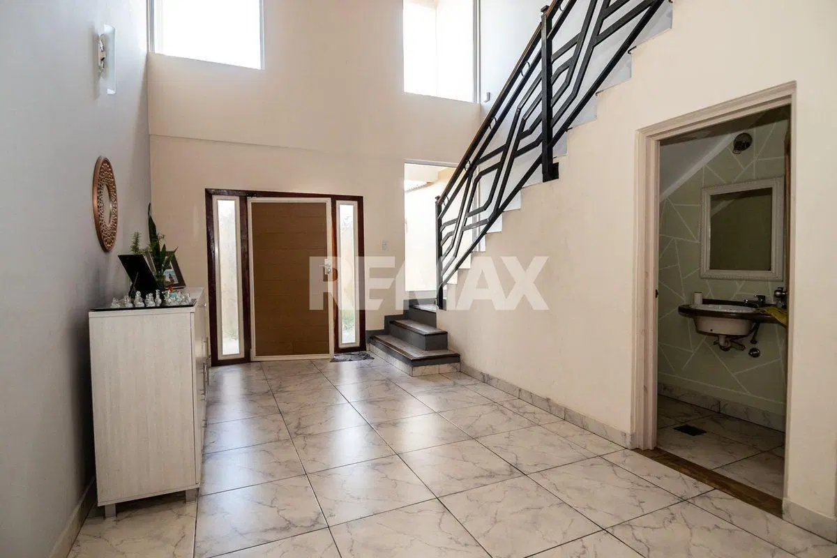 CASA VENTA VIA AURELIA ZONA AEROPUERTO 8