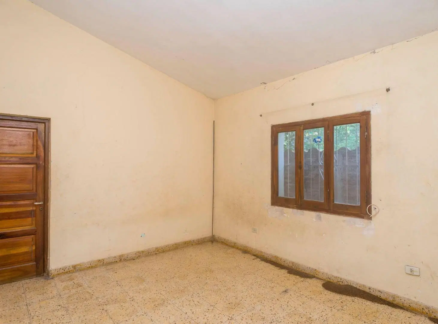 CASA EN VENTA CON GALPON SOBRE RN 68 CERRILLOS 3