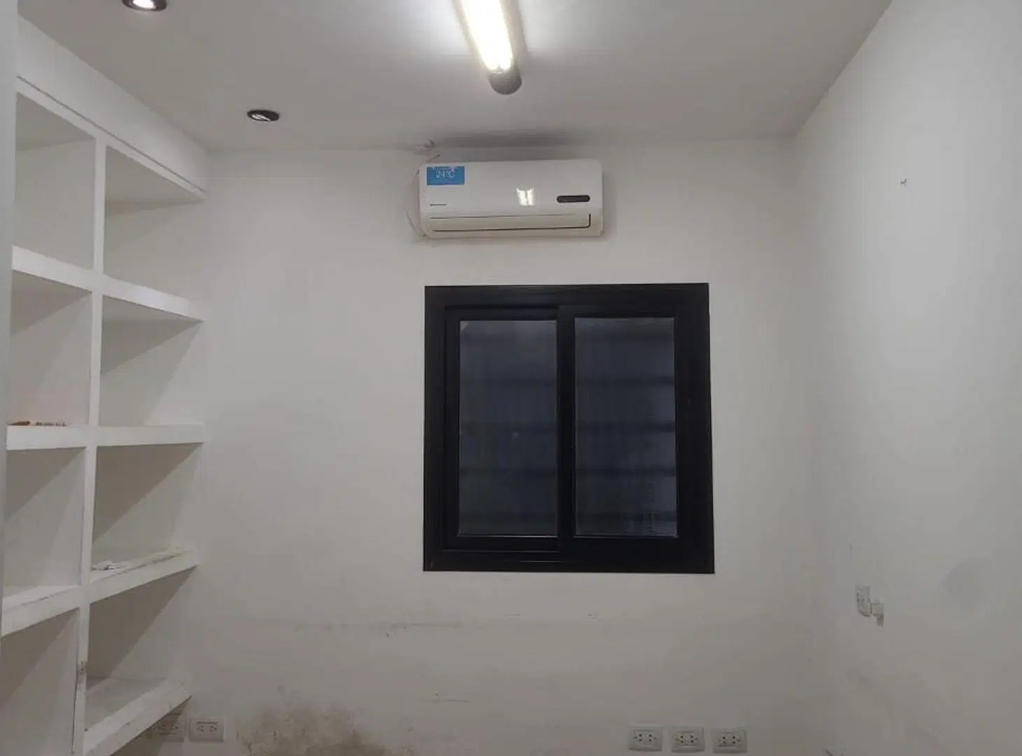 OFICINAS EN ALQUILER EN PLANTA BAJA MACROCENTRO 5