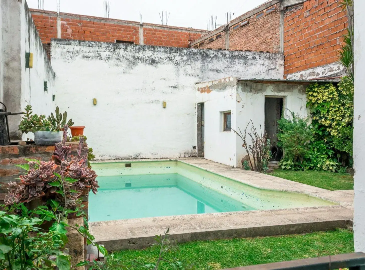 CASA VENTA 4 DORMITORIOS MACROCENTRO CON PILETA 8