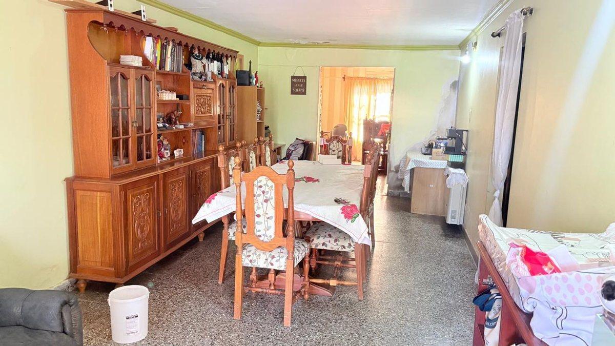 Foto de CASA 3 DORMITORIOS VENTA B° SANTA ANA 1 ZONA SUR, imagen 2