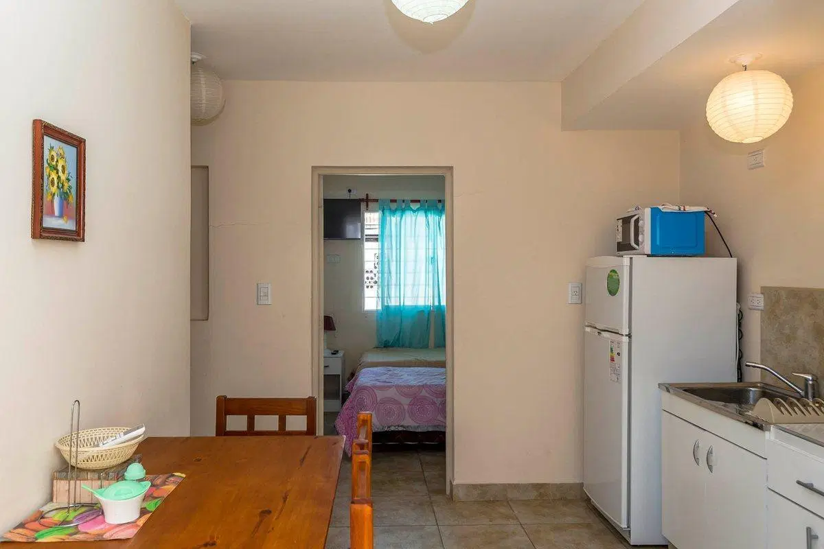 EDIFICIO EN VENTA MACROCENTRO 8 DPTOS Y 1 LOCAL 5