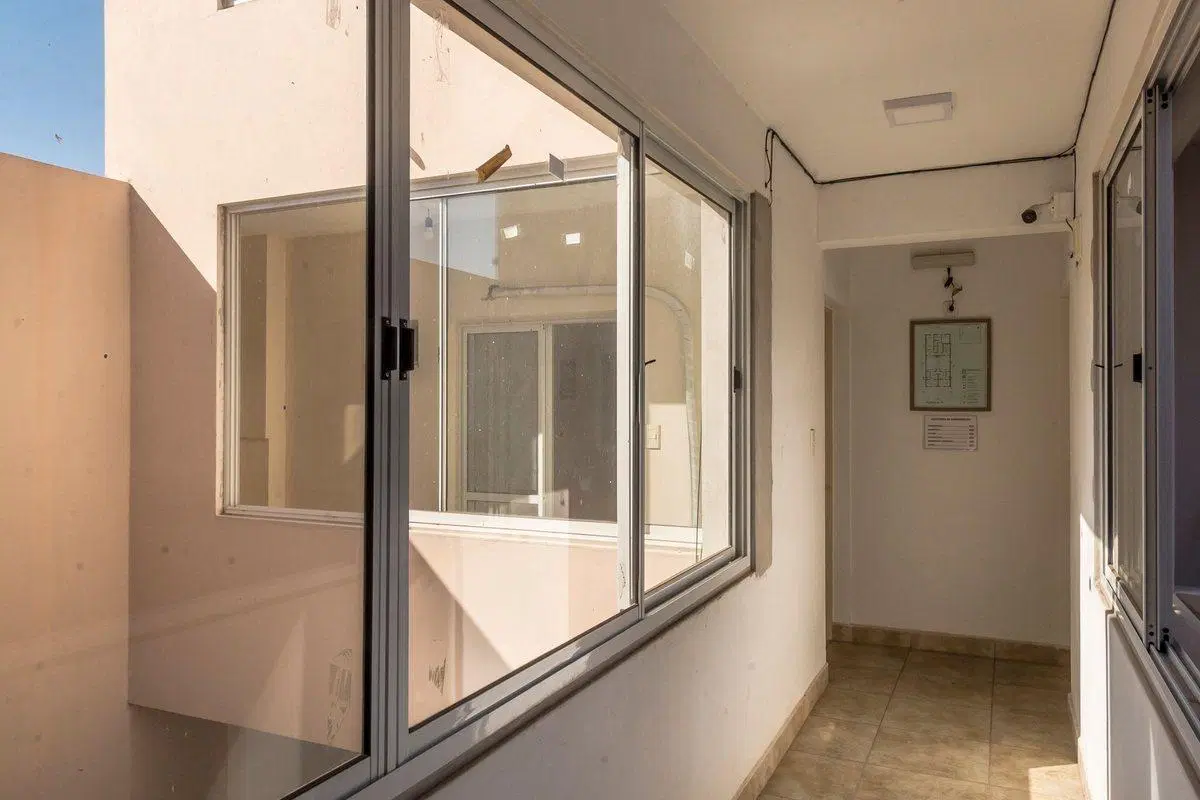 EDIFICIO EN VENTA MACROCENTRO 8 DPTOS Y 1 LOCAL 4