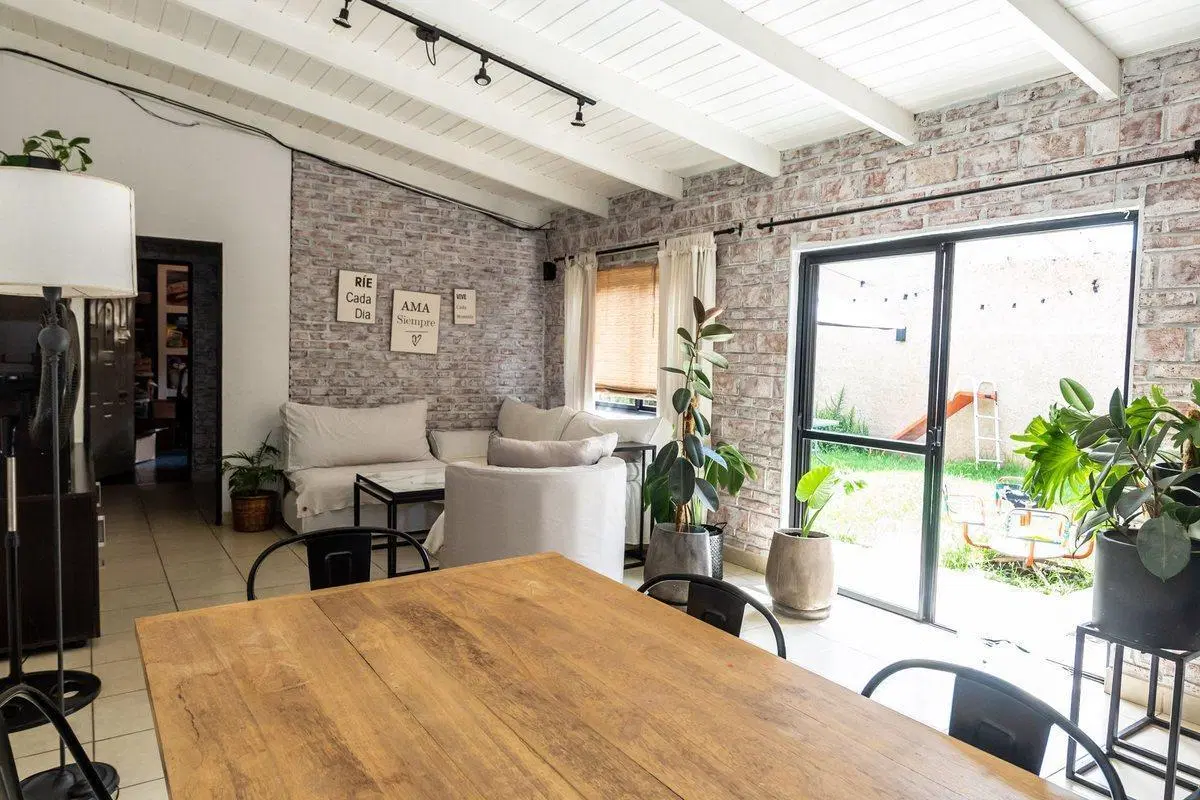 CASA EN VENTA BARRIO SAN CARLOS ZONA SUR 4 DORM 2
