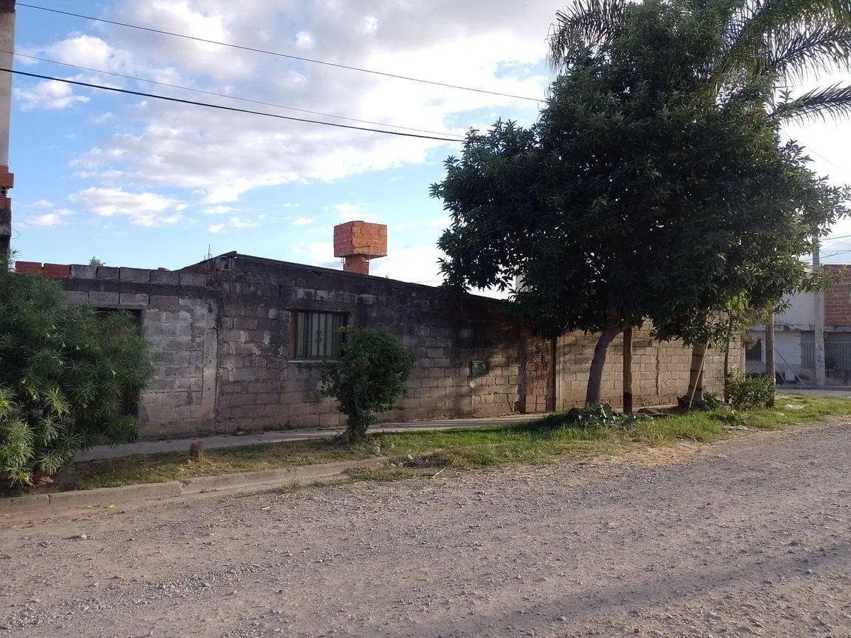 CASA VENTA VILLA ASUNCION ZONA OESTE EN ESQUINA 4