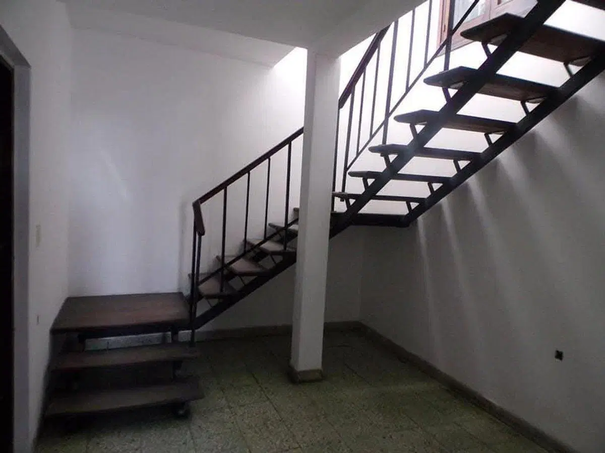 CASA CON 8 OFICINAS VENTA MACROCENTRO 8