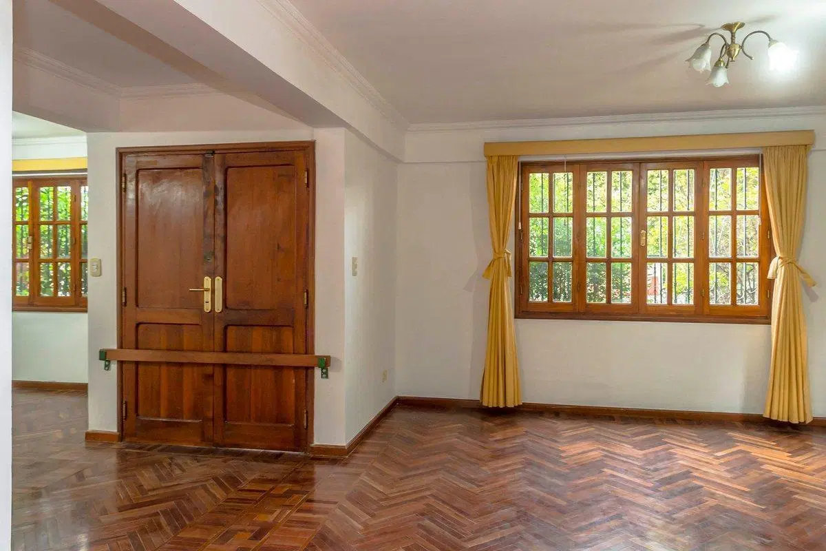 CASA 5 DORMITORIOS VENTA ZONA MACROCENTRO 3