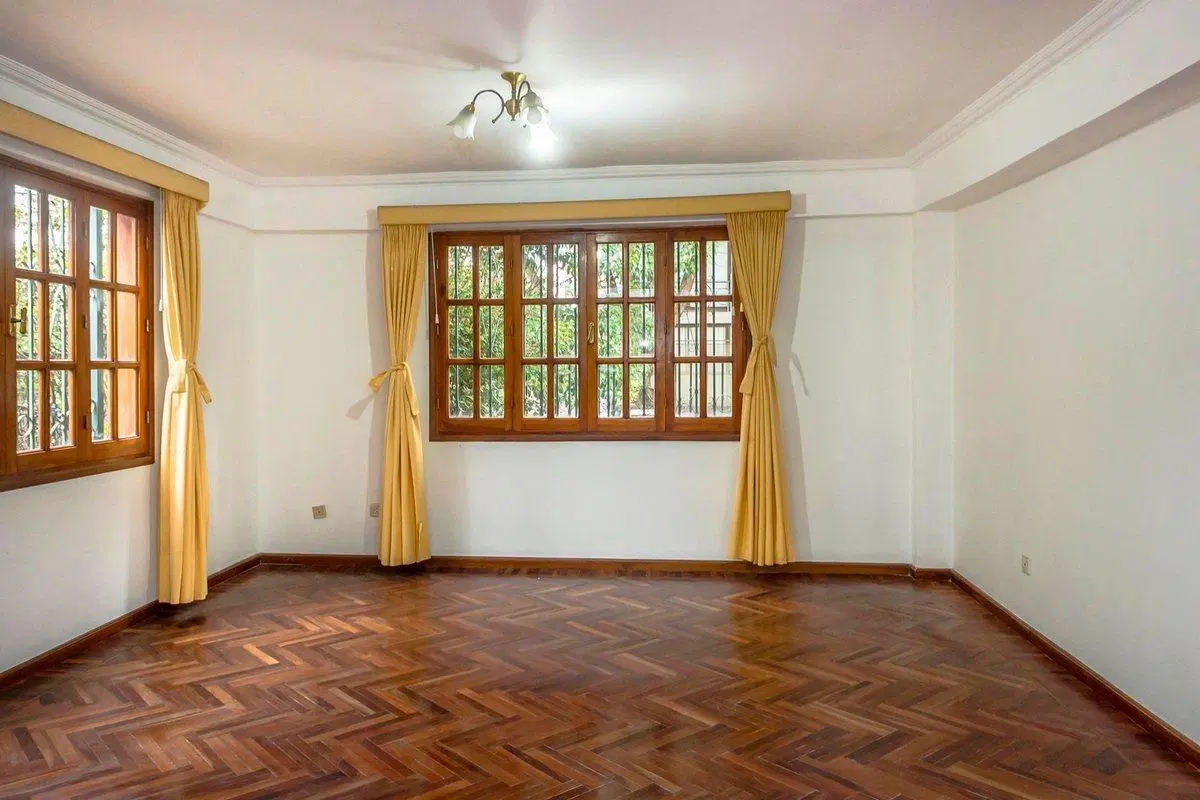CASA 5 DORMITORIOS VENTA ZONA MACROCENTRO 8