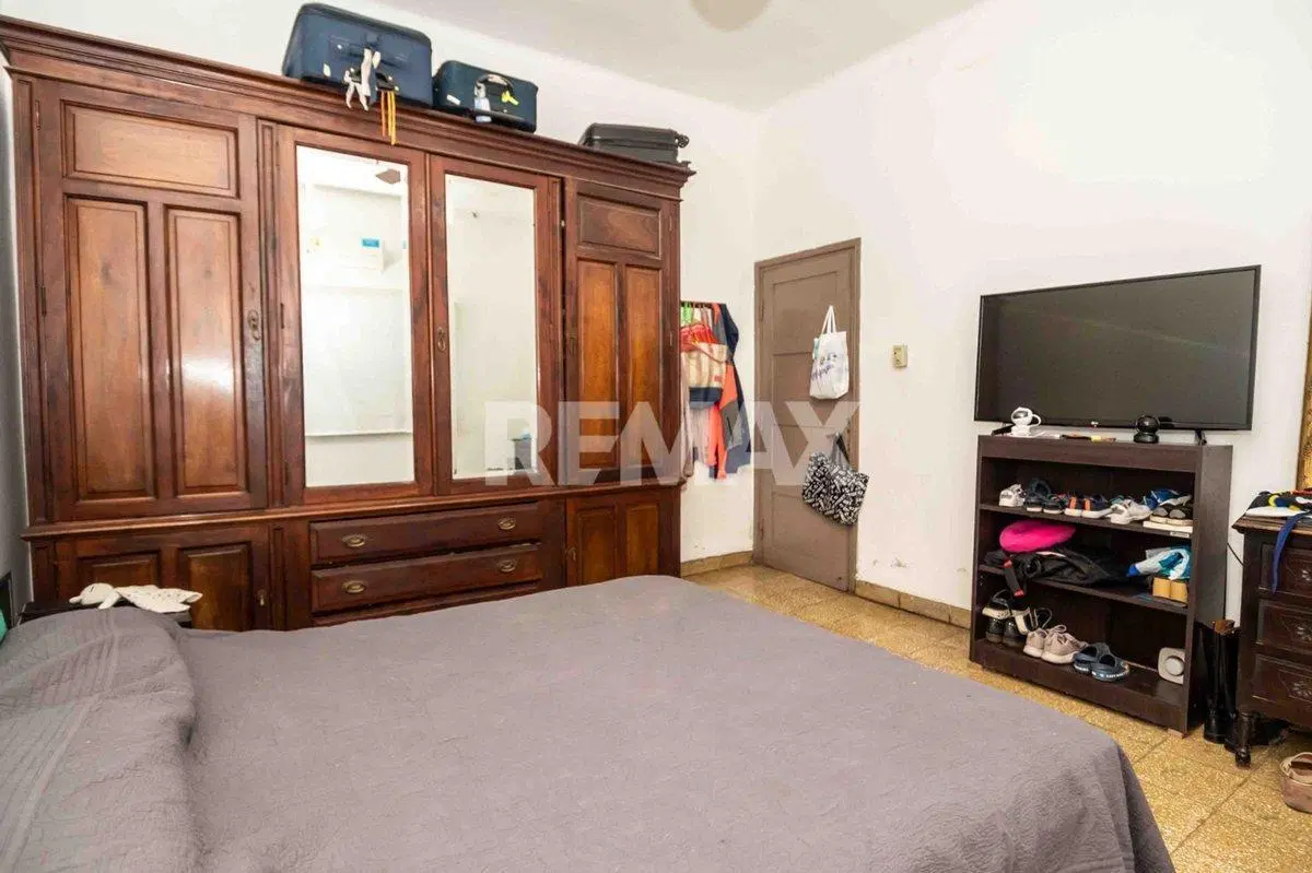 CASA ESQUINA EN VENTA MACROCENTRO 3 DORM 4