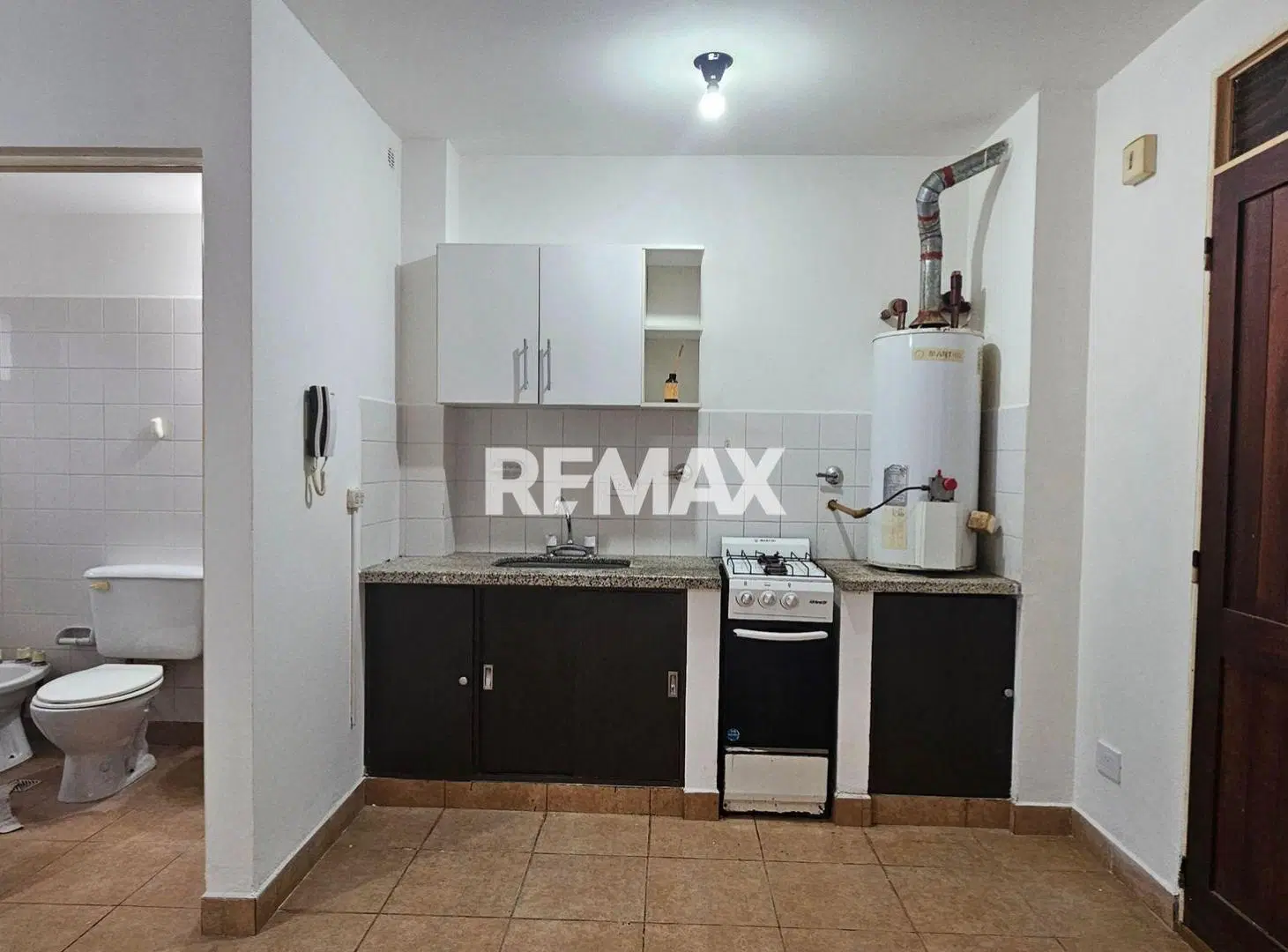 MONOAMBIENTE EN VENTA B° EL HUAICO PLANTA BAJA 2