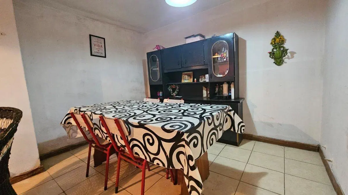 CASA + LOCAL Y DEPOSITO VENTA MACROCENTRO 4