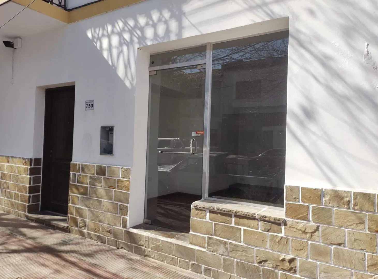 LOCAL EN ALQUILER MACROCENTRO PUEYRREDON 750 4
