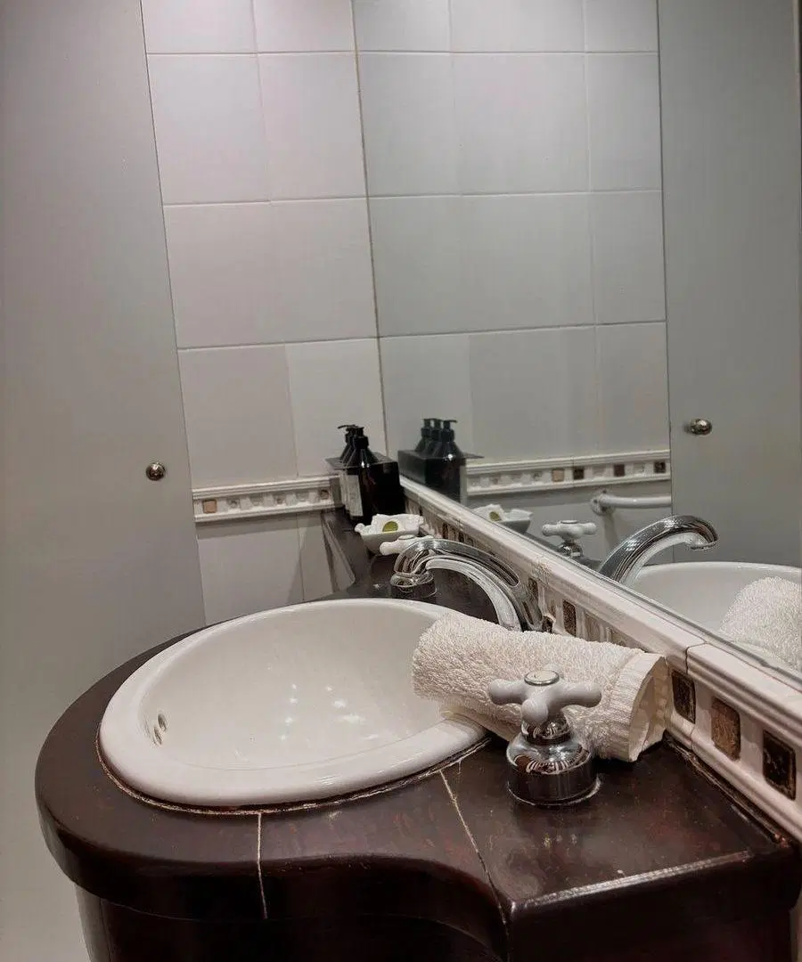 HOTEL EN VENTA AMOBLADO EN TRES CERRITOS 4