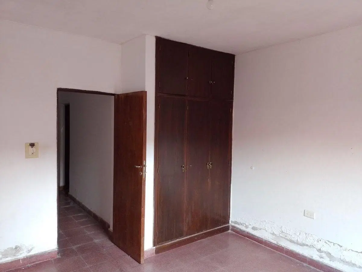CASA VENTA MAS LOCAL SANTA ANA I 4 DORMITORIOS 8