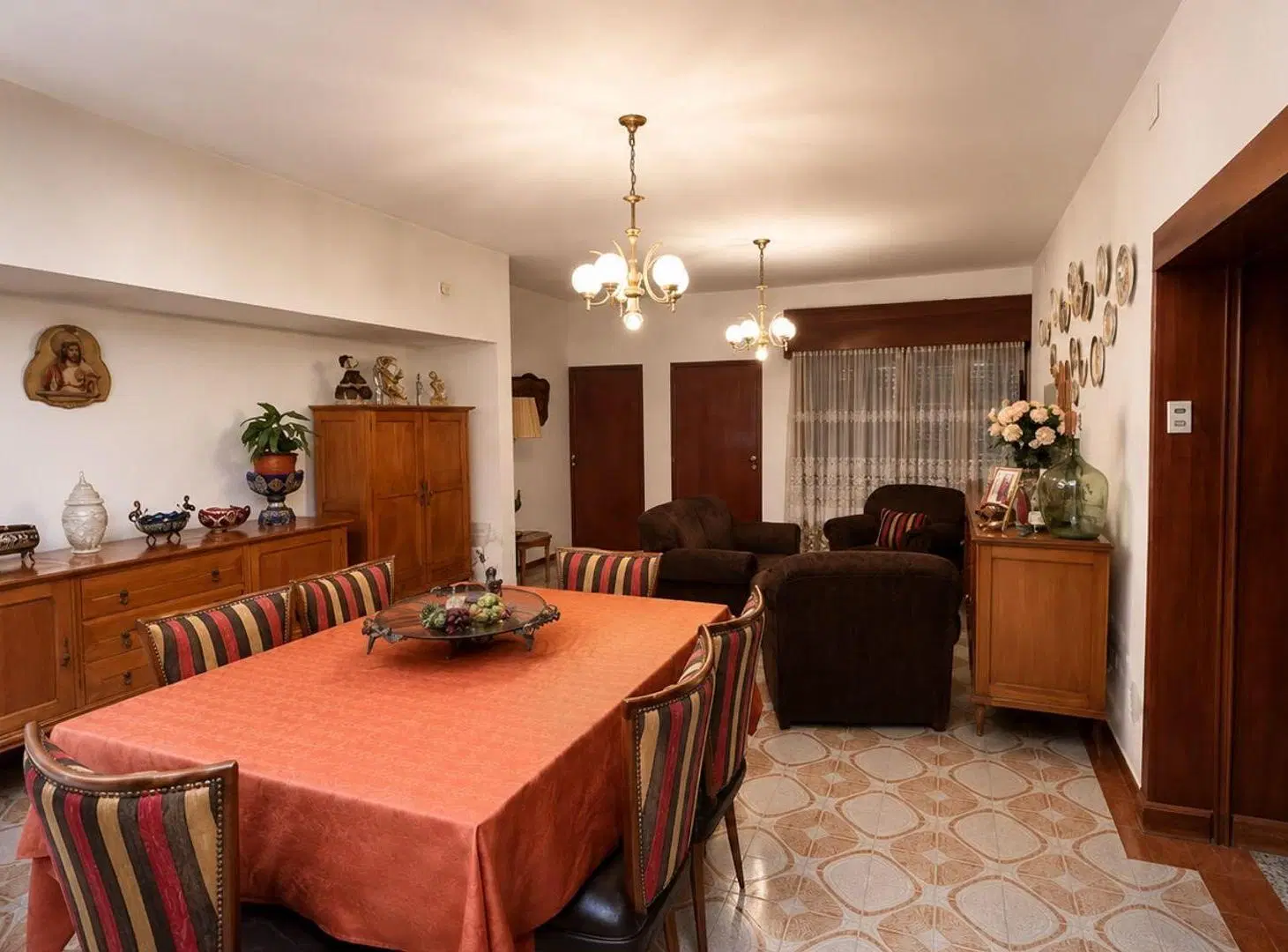 CASA VENTA ZONA TRES CERRITOS 5 DORMITORIOS 5