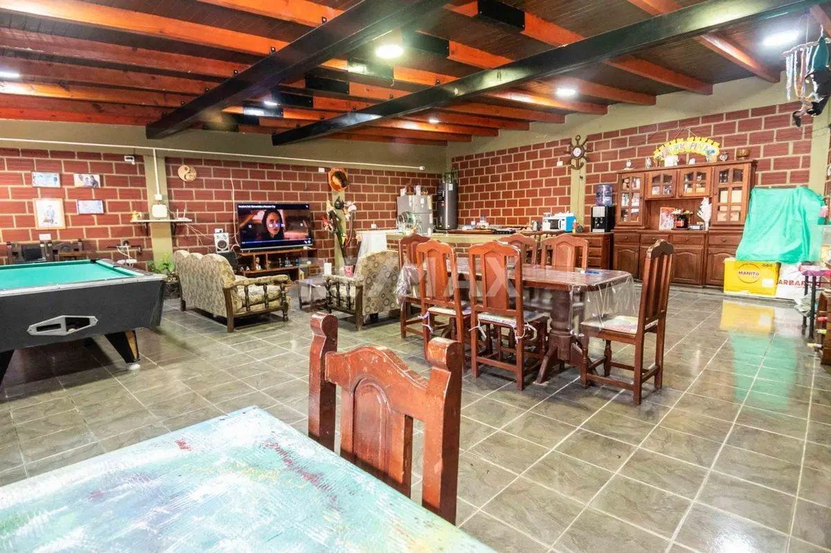 CASA VENTA O PERMUTA  B° SAN VICENTE CERRILLOS 1