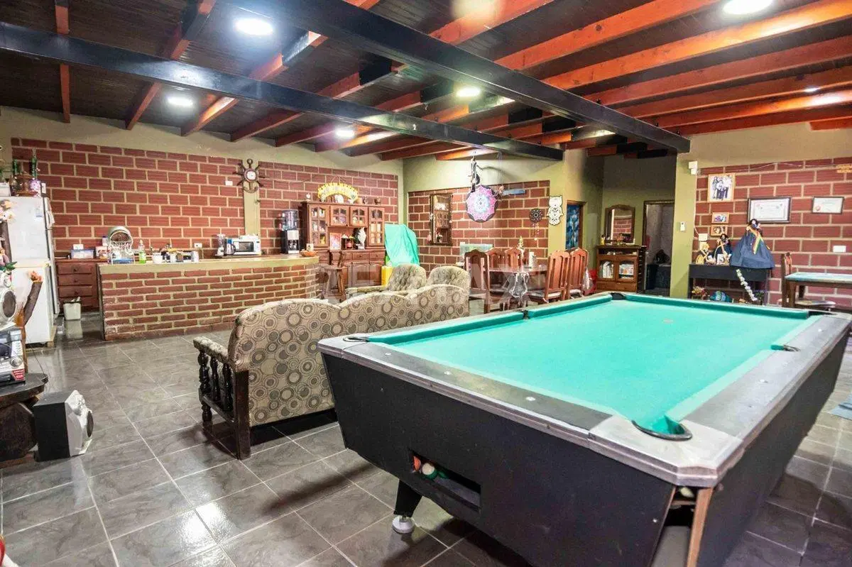 CASA VENTA O PERMUTA  B° SAN VICENTE CERRILLOS 2