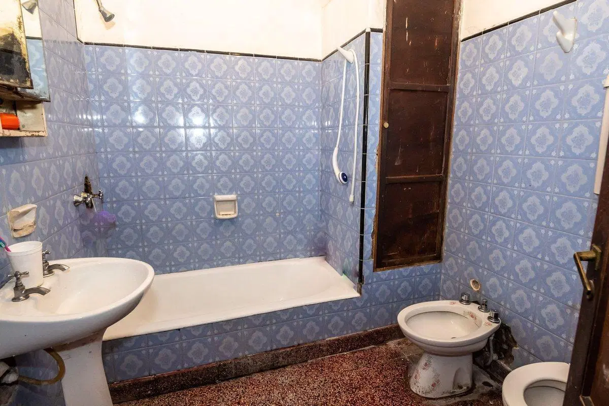 CASA MAS LOCAL VENTA MACROCENTRO ESQUINA 3