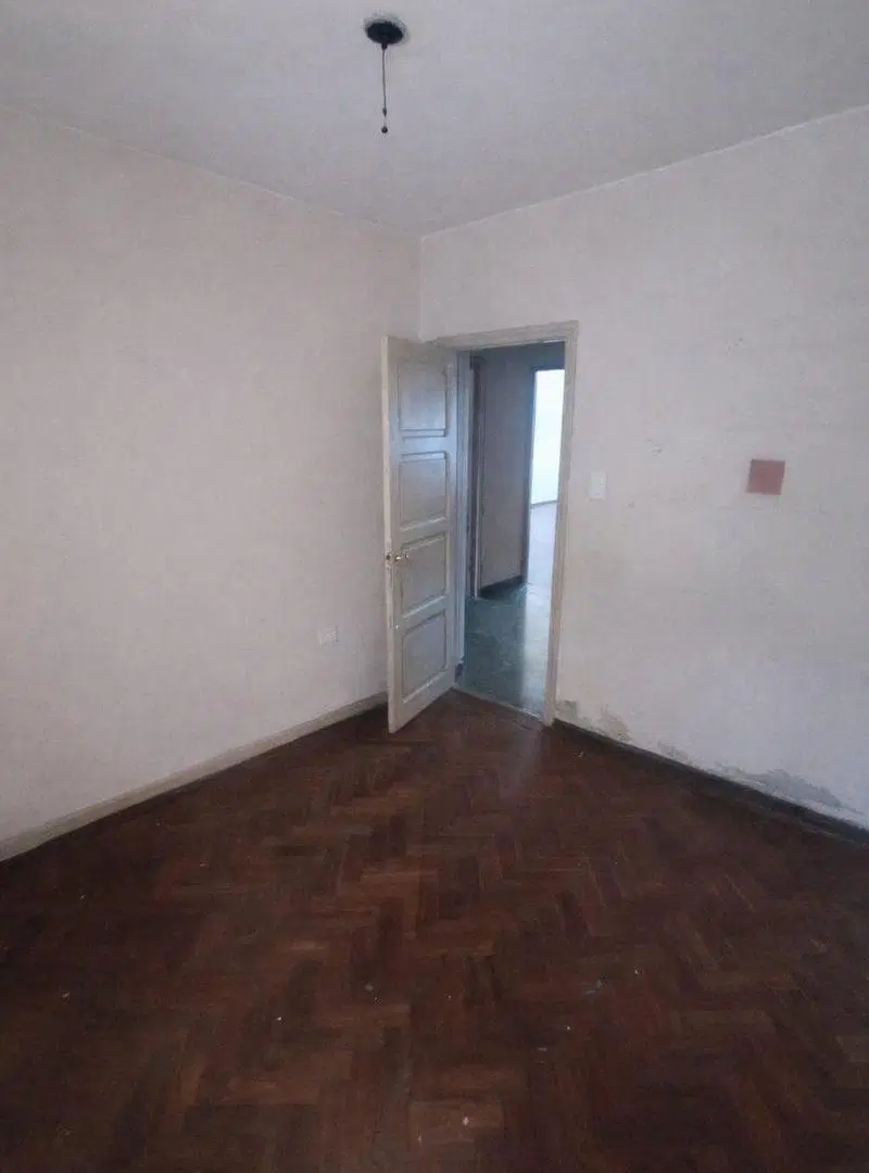 CASA VENTA A RECICLAR MACROCENTRO 3 DORM 1