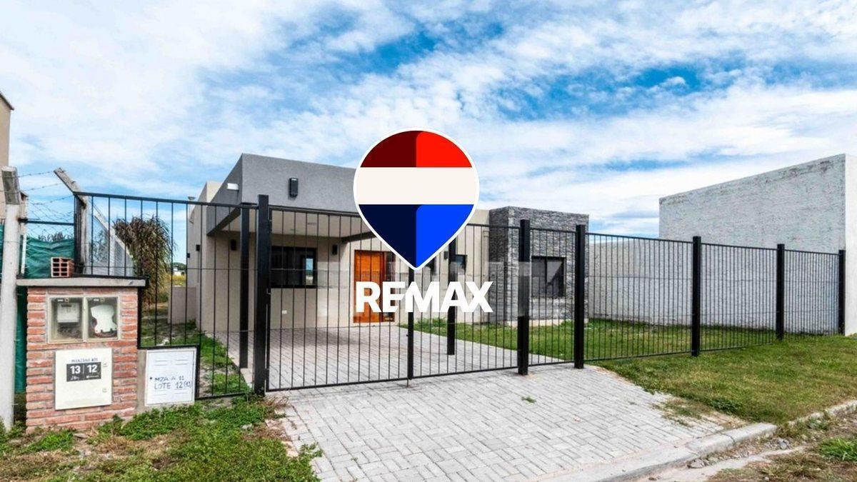 CASA 2 DORMIMTORIOS VENTA EKO DISTRITO CERRILLOS