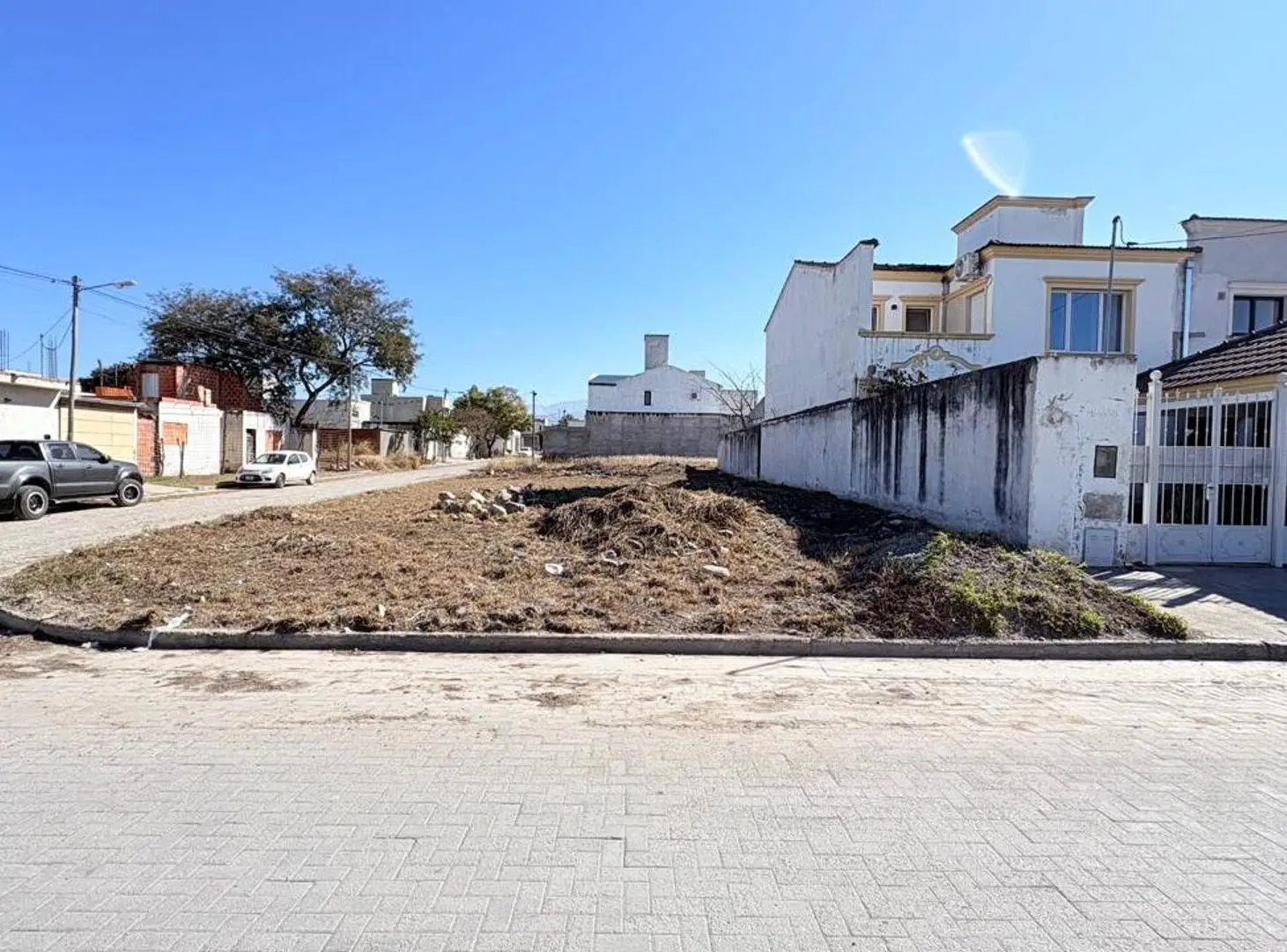 TERRENO VENTA ESQUINA PORTAL DE LESSER 3