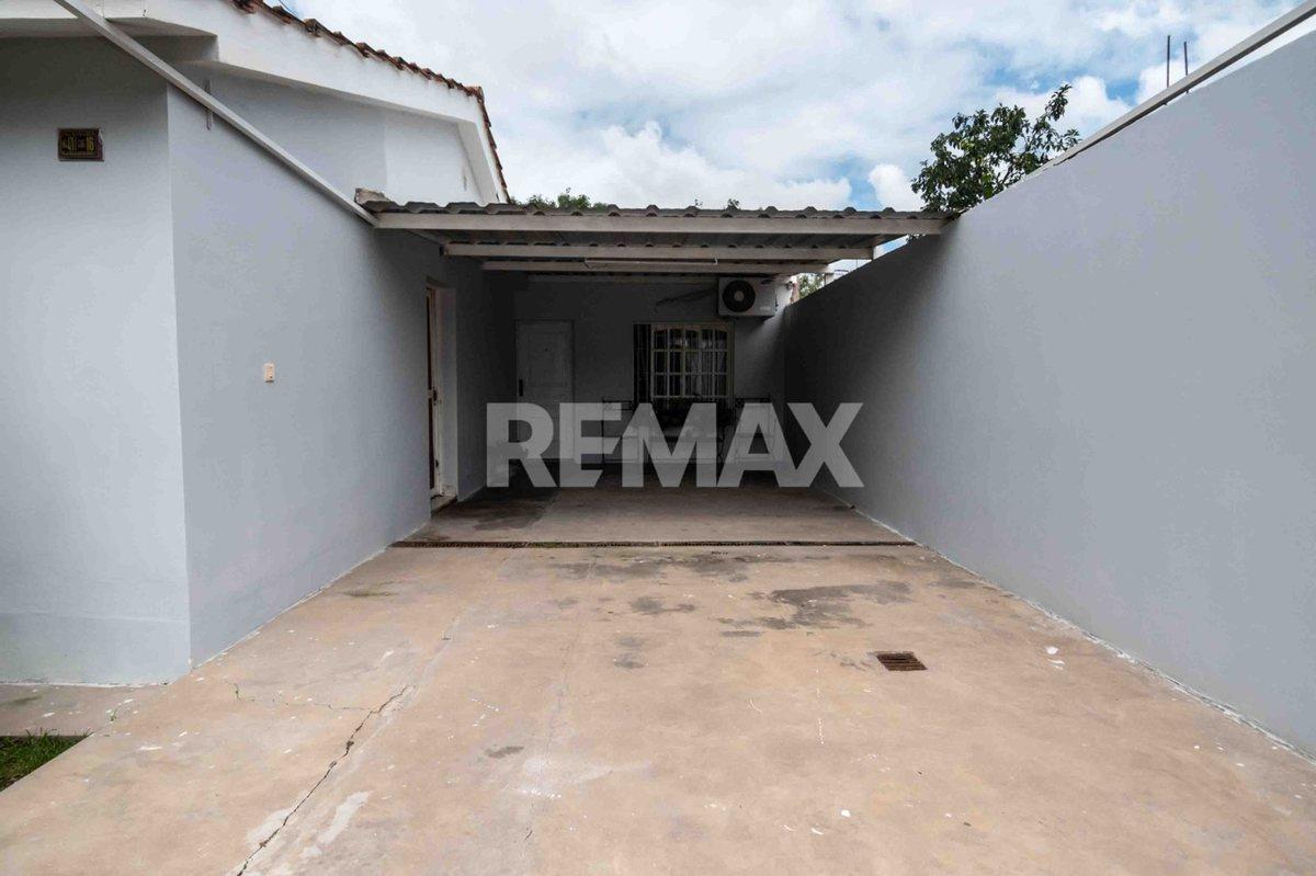 Foto de CASA VENTA LOS LAPACHOS ZONA SUR 3 DORM Y COCHERA, imagen 4