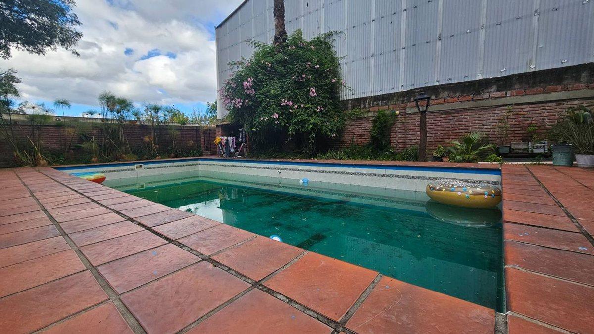Foto de CASA VENTA SAN LORENZO 3 DORMITORIOS CON PILETA, imagen 2