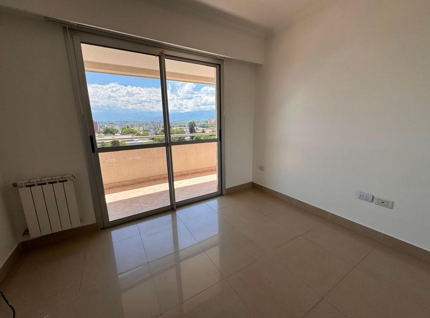 Foto de DEPARTAMENTO AMPLIO VENTA MACROCENTRO CON COCHERA, imagen 5
