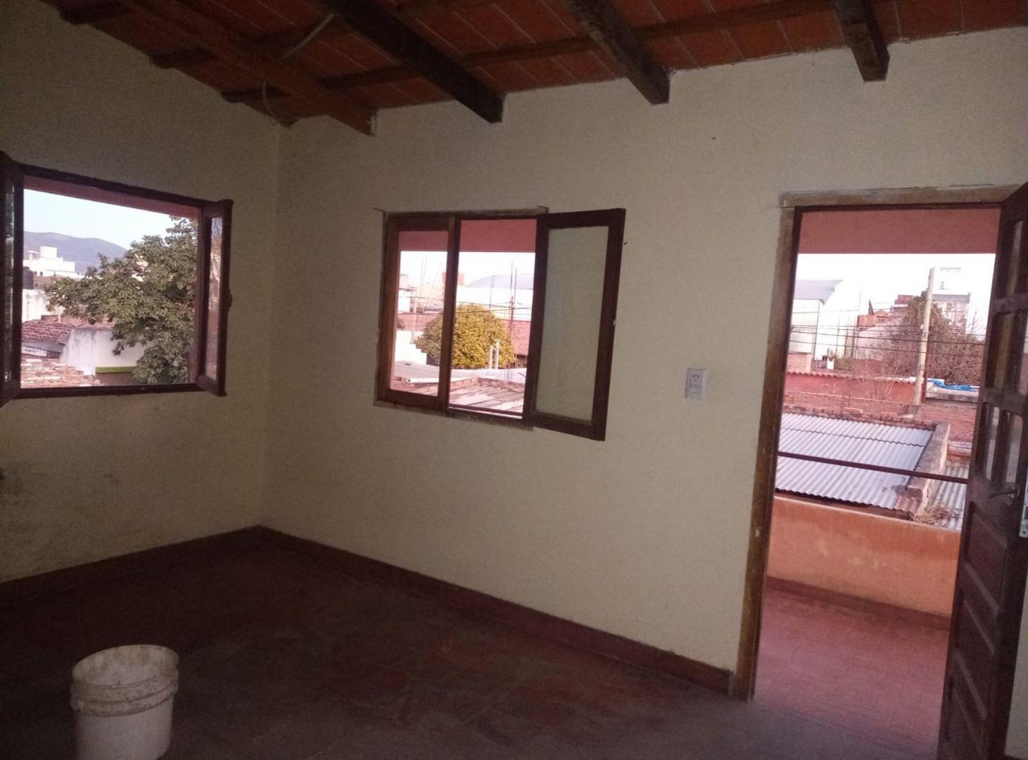 Foto de CASA EN VENTA MACROCENTRO IDEAL PARA FLIPPING, imagen 3