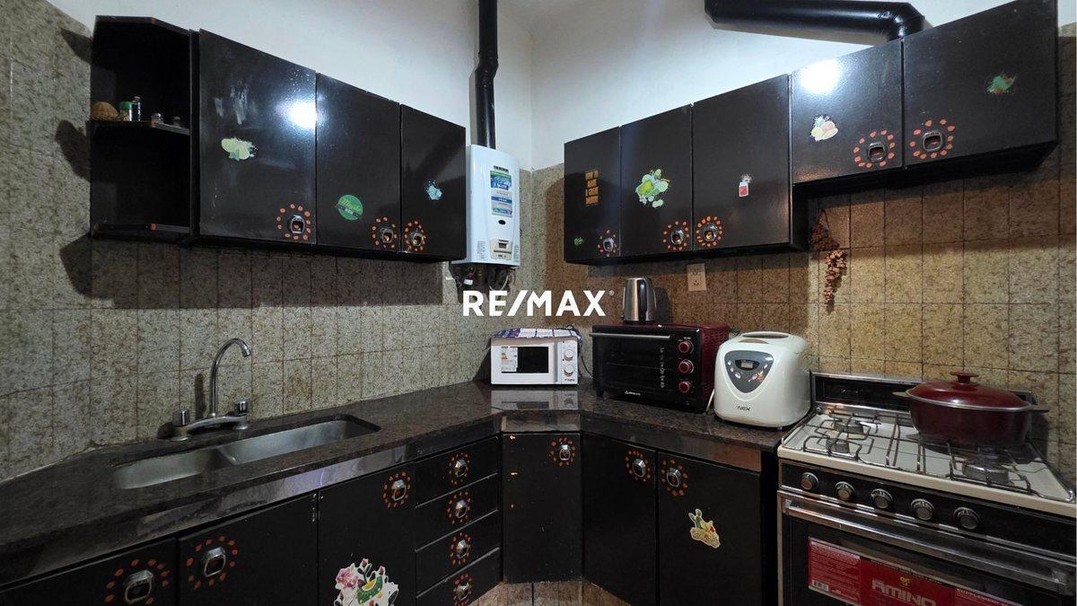 Foto de CASA VENTA AV. SARMIENTO MACROCENTRO 3 DORMITORIOS, imagen 2
