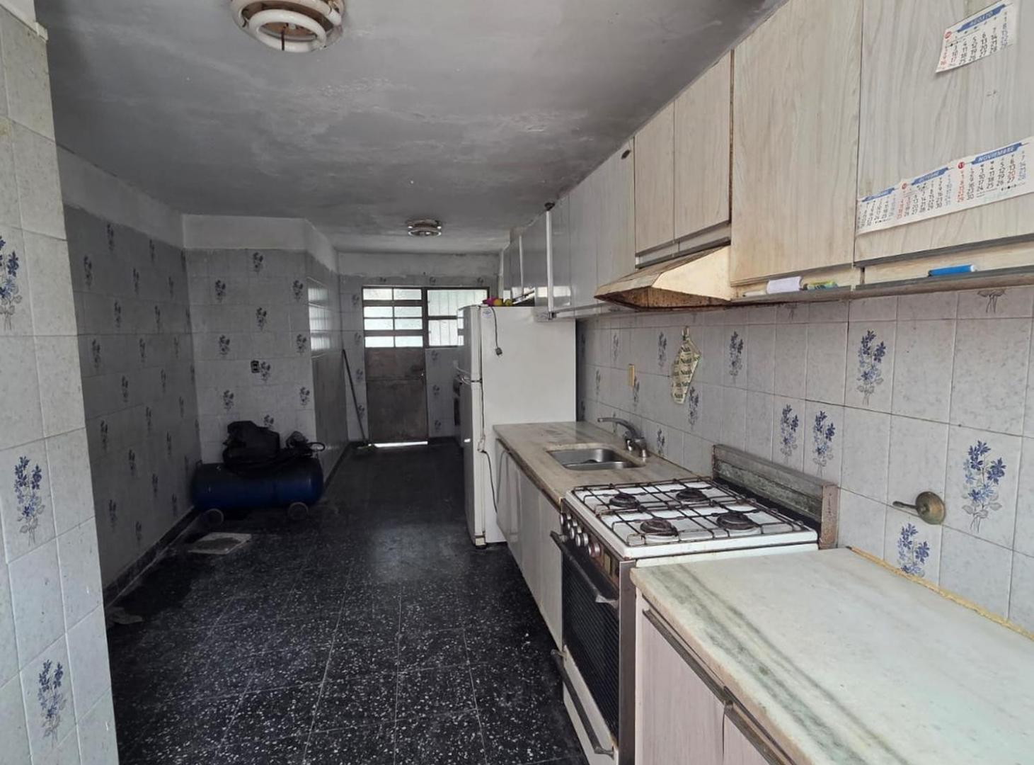 Foto de CASA A RECICLAR EN VENTA CALLE ESPAÑA 2300, imagen 1