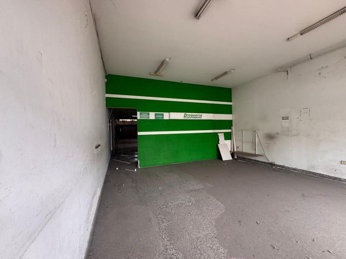 Foto de LOCAL COMERCIAL EN VENTA MACROCENTRO, imagen 2