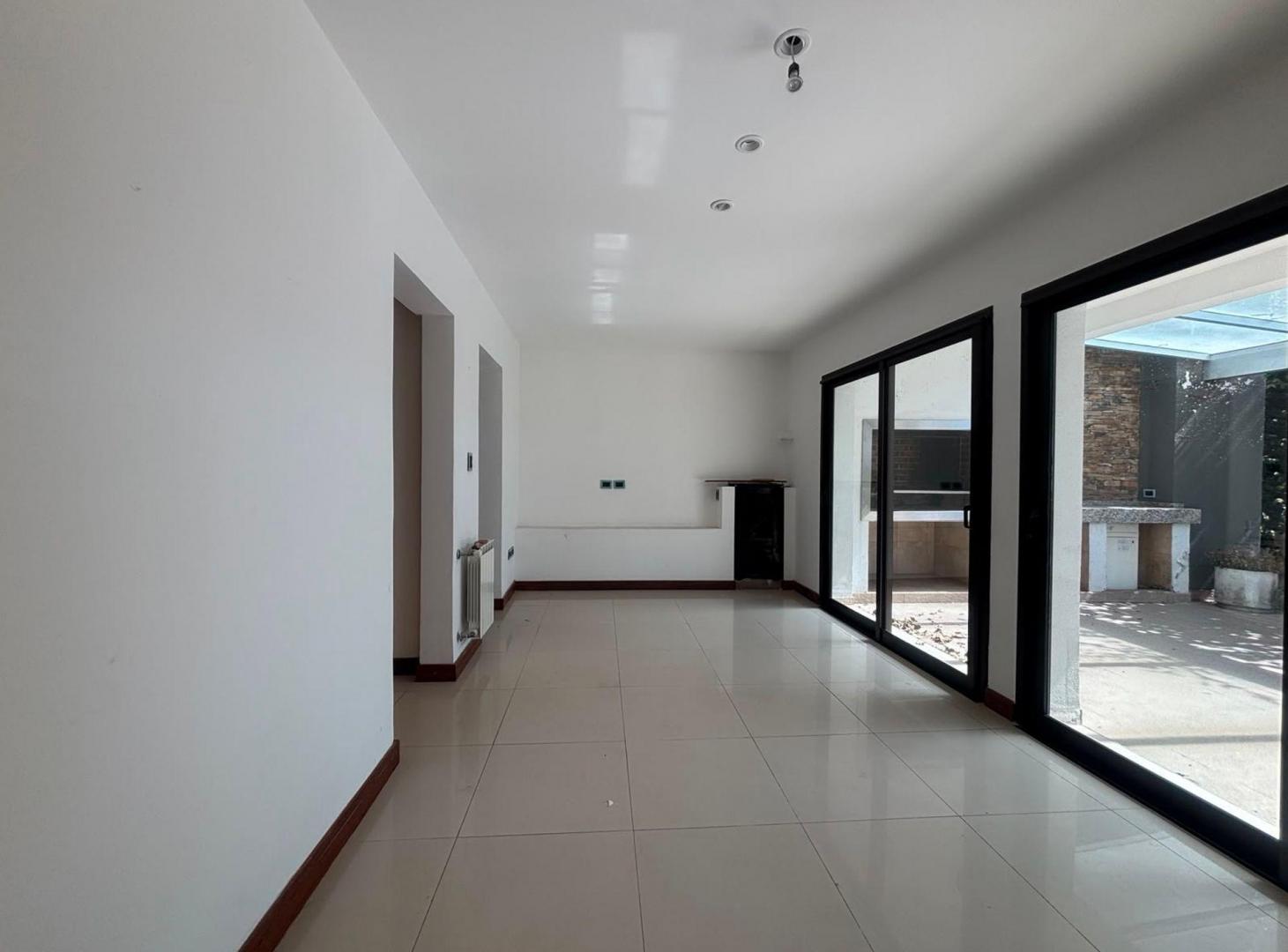 Foto de CASA EN ALQUILER ZONA SHOPPING PASAJE MOLLINEDO, imagen 1