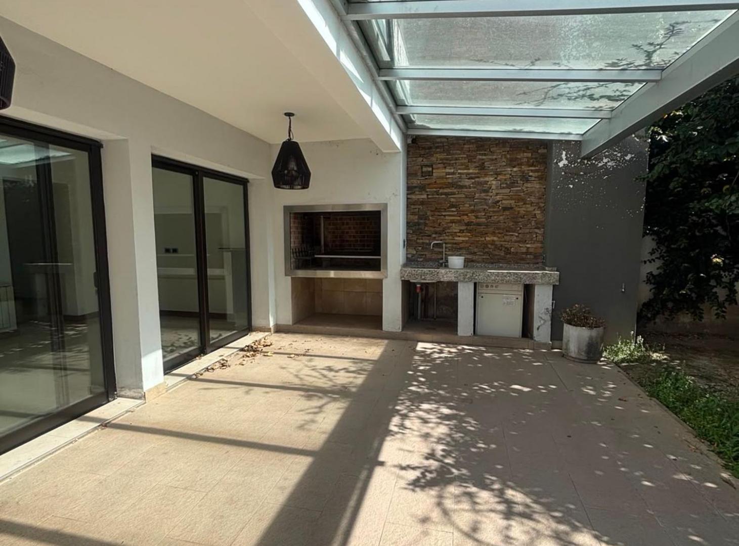 Foto de CASA EN ALQUILER ZONA SHOPPING PASAJE MOLLINEDO, imagen 5