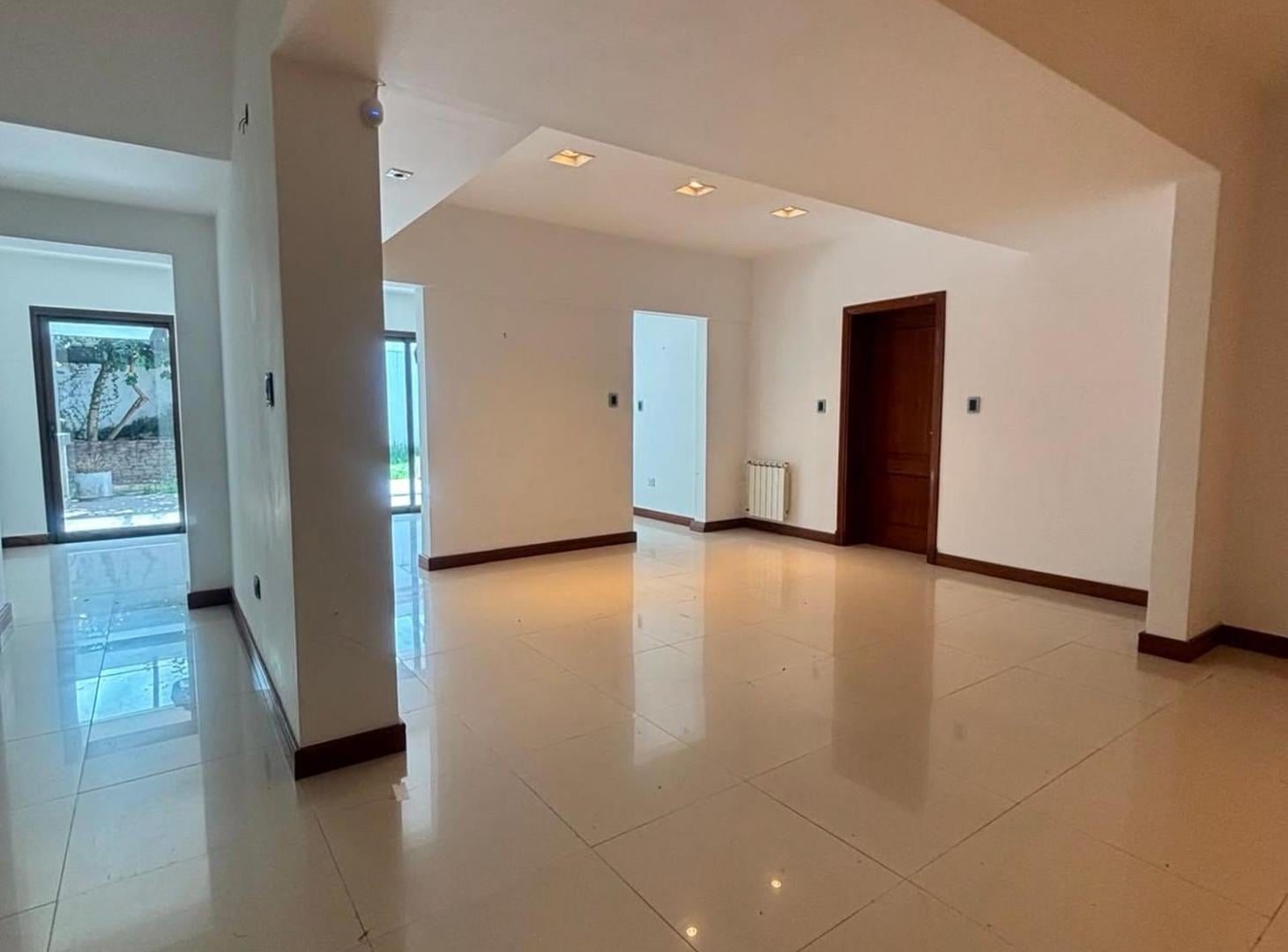 Foto de CASA EN ALQUILER ZONA SHOPPING PASAJE MOLLINEDO, imagen 4
