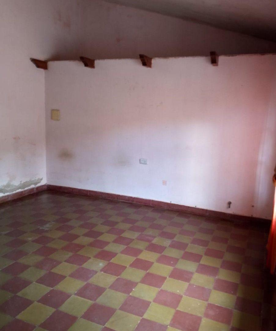 Foto de CASA A RECICLAR EN VENTA EN VILLA MONICA 2 DORM, imagen 5