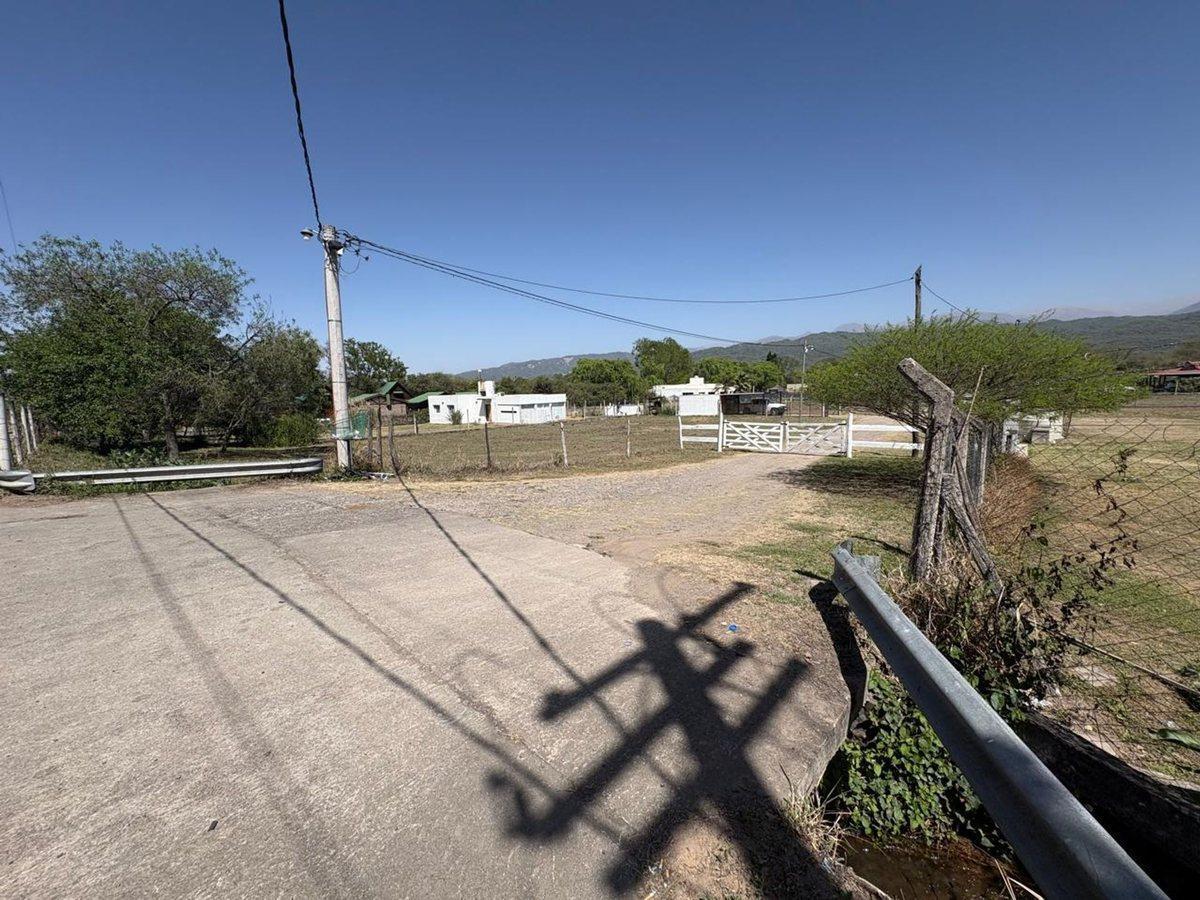 Foto de TERRENO EN VENTA EN LA CALDERILLA 1290 M2, imagen 2