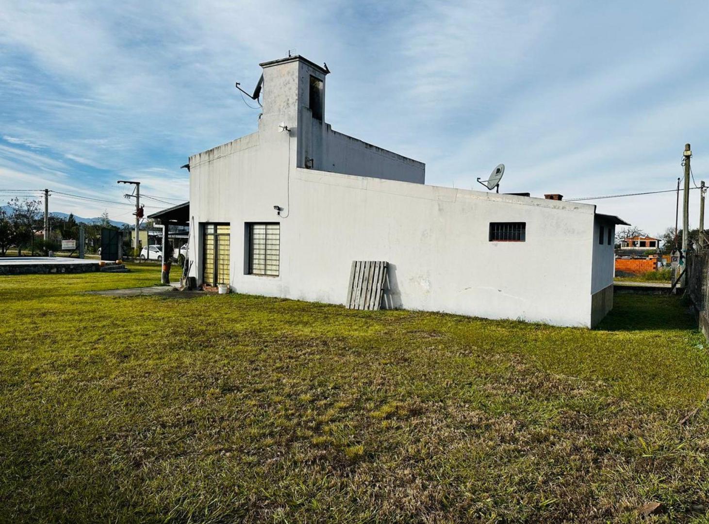 Foto de CASA EN VENTA EN CAMPO QUIJANO CON PILETA, imagen 2