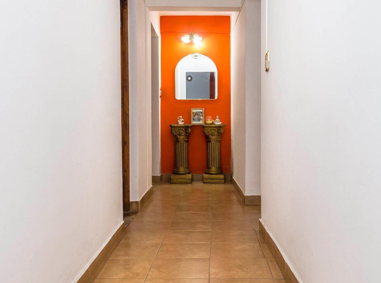 Foto de CASA VENTA SOBRE AVENIDA AUTODROMO APTA CREDITO, imagen 3
